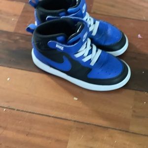 Kids Nike shoes size 10c